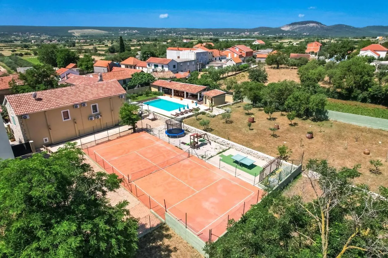 Bozini Dvori- Villa With Pool, Sauna , Jacuzzi And Tennis Court Biograd Na Moru