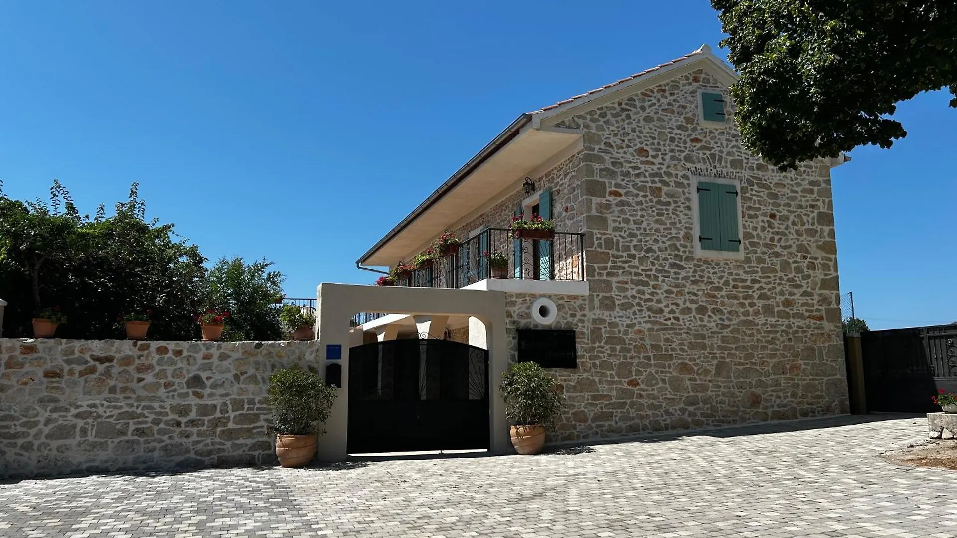 Bozini Dvori- Villa With Pool, Sauna , Jacuzzi And Tennis Court Biograd Na Moru